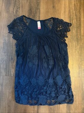 Women’s Lace Sleeveless Top